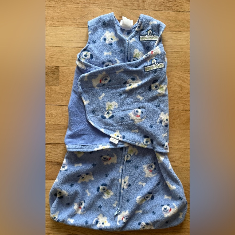 Halo SleepSack Swaddle Blue Fleece with Dog Print Size 3-6 months